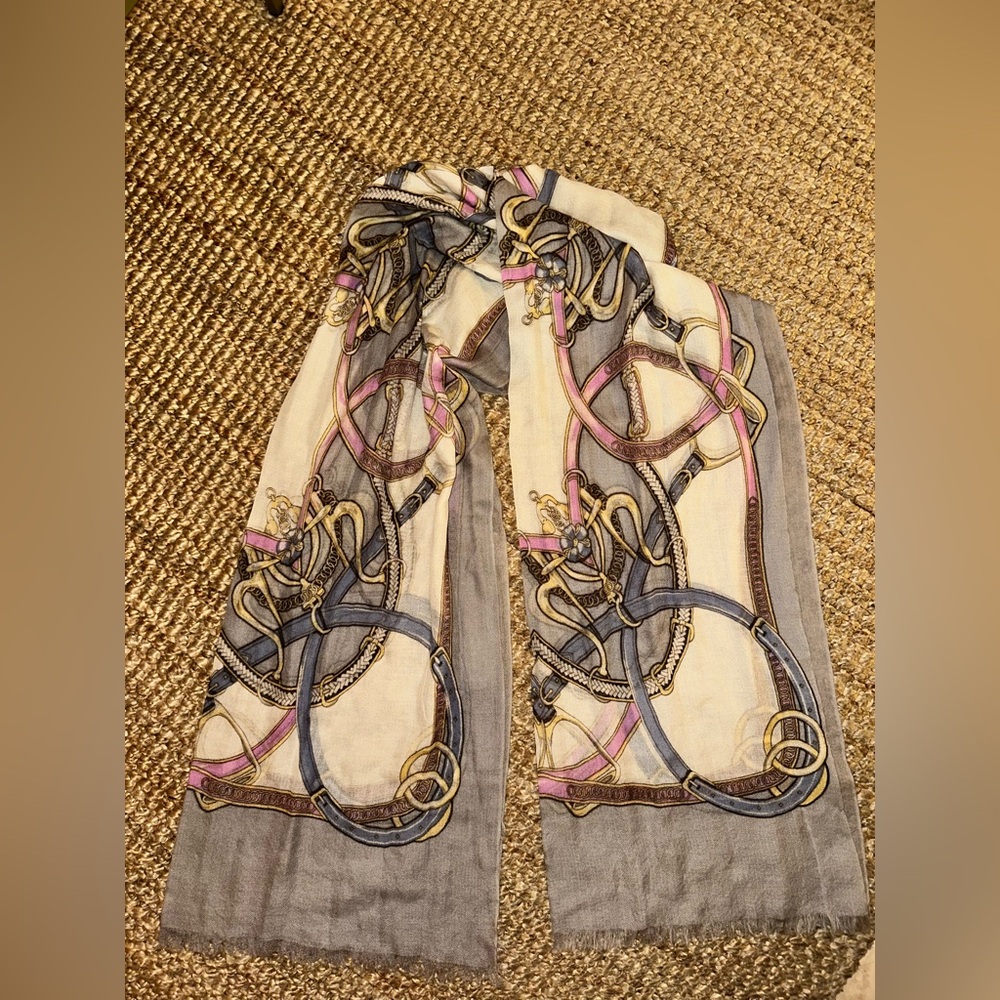 Captiva Cavallo Cashmere Scarf with chain print very light weight - Picture 5 of 8